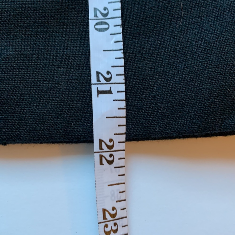 Issac Hazan Black Pencil skirt, size 10, back button/zip closure, back slit - Picture 4 of 8